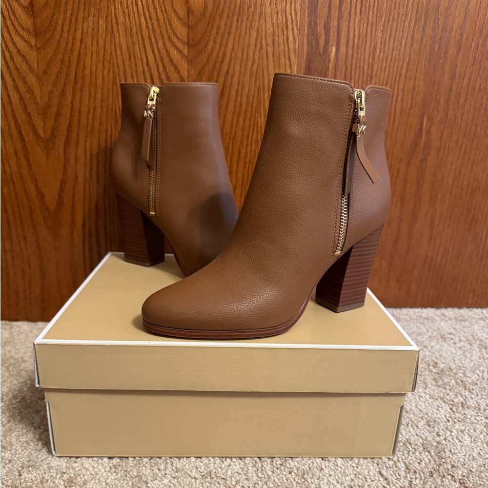 Michael Kors leather booties size 7